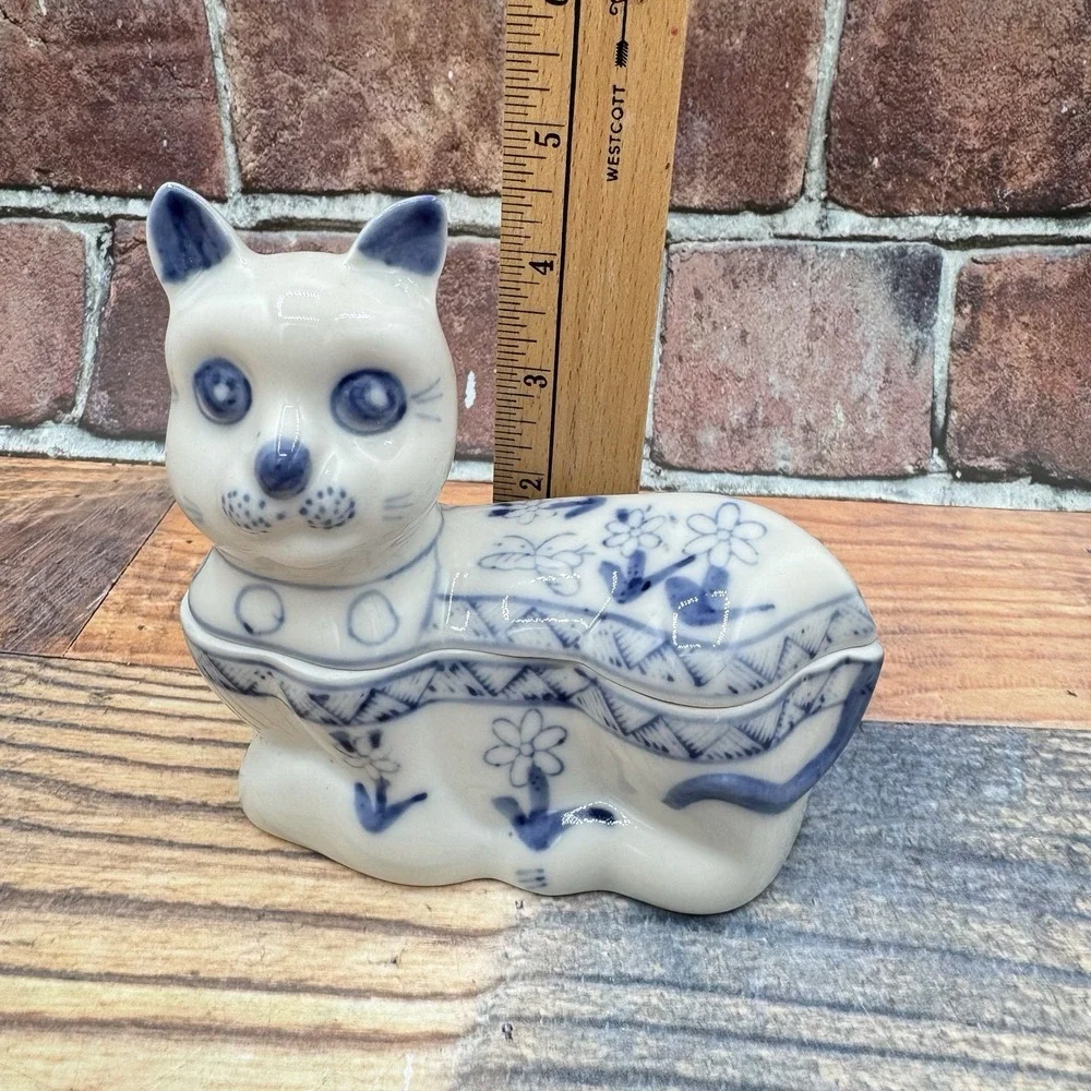 Ethan Allen Kitty Cat Trinket Box Blue White Porcelain Vintage Chinoiserie